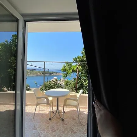 Seafront - Private Access 度假居 Sarandë