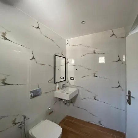 Seafront Rooms - Private Beach Access *