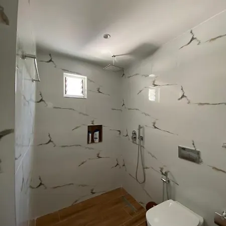 Seafront - Private Access Tatil Evi *