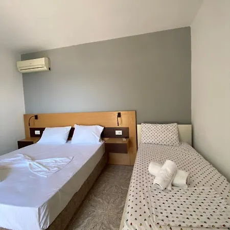 Hébergement de vacances Seafront Rooms - Private Beach Access Saranda