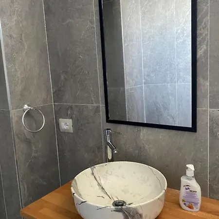 Seafront - Private Access Tatil Evi *