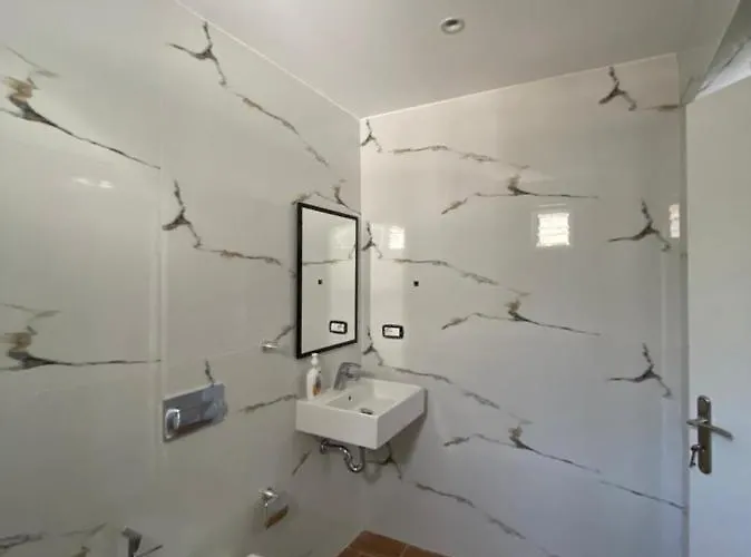 Seafront - Private Access *