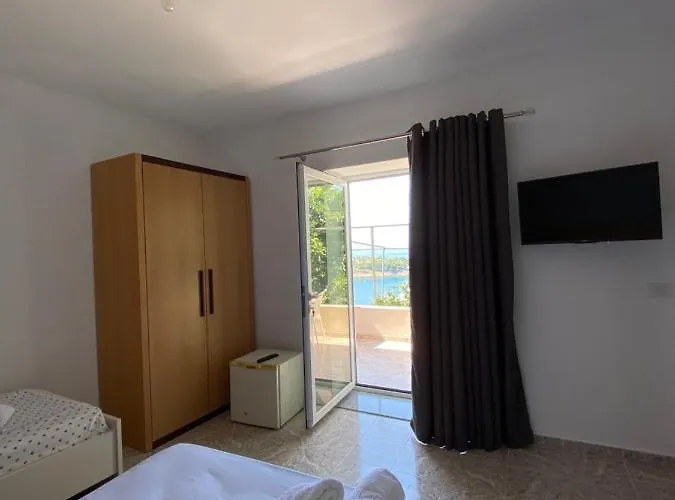 Seafront - Private Access